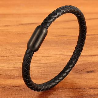 Schlichtes Lederarmband aus Edelstahl